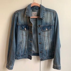 Size small. medium shade. No distress.